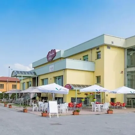 Shahi Qila 酒店 Cingia De' Botti